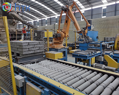 コンクリートブロック支柱壁製造機械 コンクリート湿鋳物 サポート生産ライン